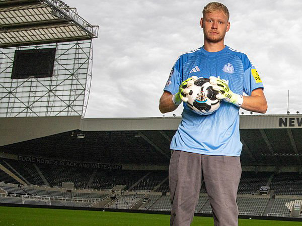 Aaron Ramsdale Resmi Gabung Newcastle dengan Status Pinjaman